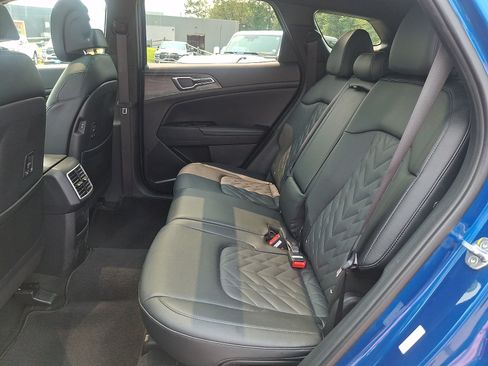 Used 2023 Kia Sportage X-Pro AWD/4WD image 10