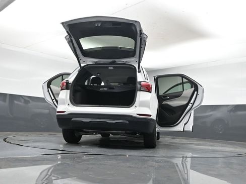 Used 2023 Chevrolet Equinox LT w/ Driver Convenience Package image 49