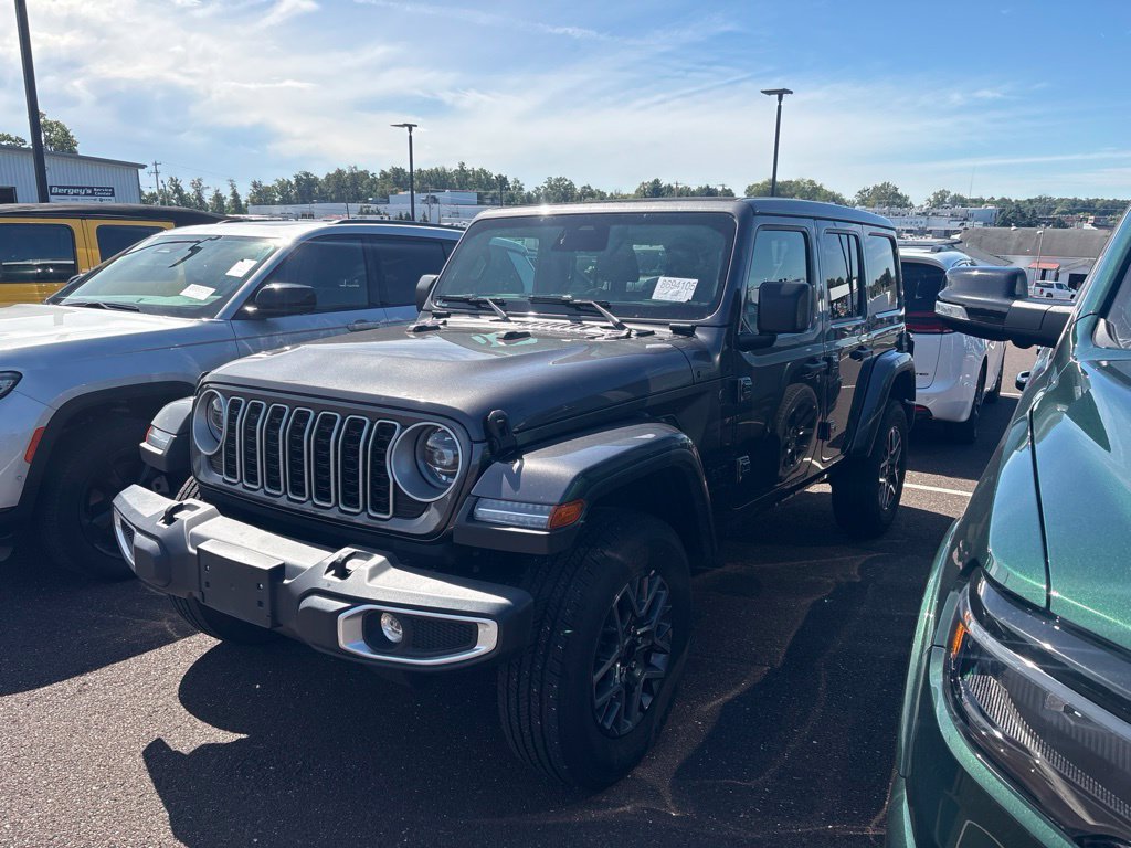 Used 2026 Jeep Wrangler Unlimited Sahara AWD/4WD image 4