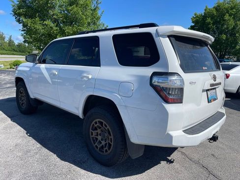 Used 2023 Toyota 4Runner 40th Anniversary SE AWD/4WD image 4