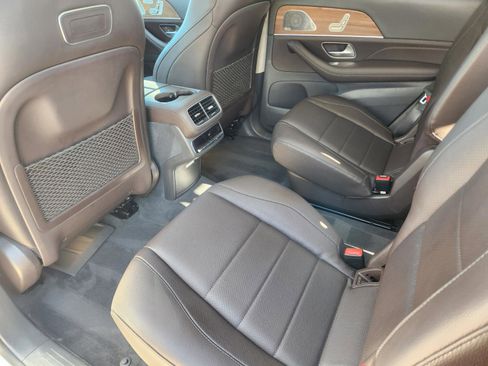 Used 2020 Mercedes-Benz GLS 450 4MATIC image 29