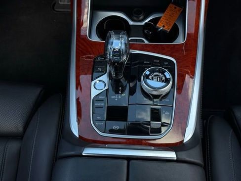 Used 2024 BMW ALPINA XB7 AWD/4WD image 40