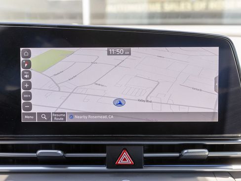 Used 2025 Hyundai Elantra SEL FWD image 30