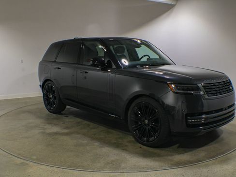 Used 2024 Land Rover Range Rover SE AWD/4WD image 7