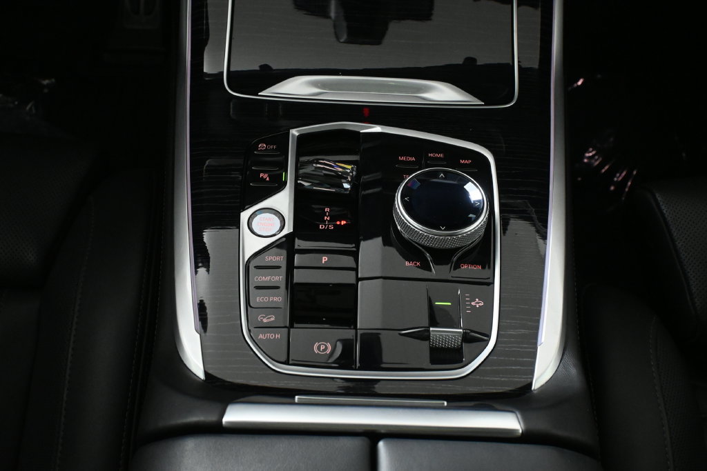 Certified 2024 BMW X7 M60i w/ Executive Package AWD/4WD image 22