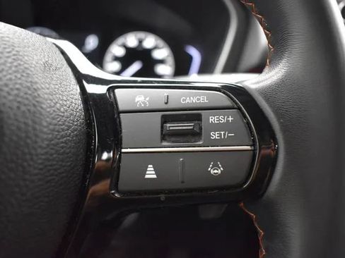 Used 2025 Honda Pilot Sport image 23