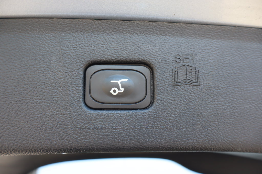 Used 2023 Ford Edge Titanium AWD/4WD image 30
