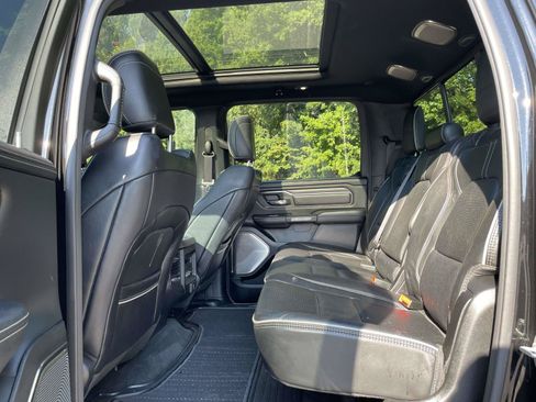 Used 2020 RAM 1500 Limited w/ Black Appearance Package AWD/4WD image 12