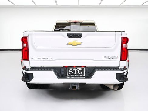 Used 2024 Chevrolet Silverado 3500 High Country w/ High Country Premium Package image 5
