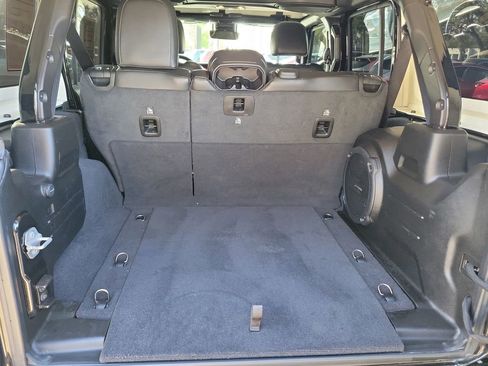 Used 2021 Jeep Wrangler Unlimited Rubicon image 9