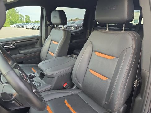 Certified 2025 GMC Sierra 1500 AT4 w/ AT4 Premium Package AWD/4WD image 15