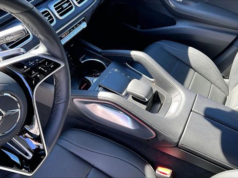 Used 2025 Mercedes-Benz GLE 350 4MATIC image 17