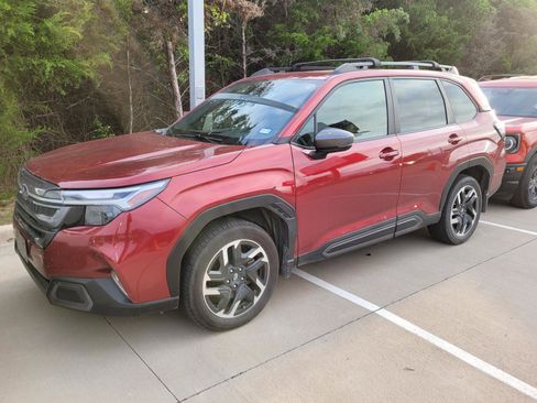 Used 2025 Subaru Forester Limited AWD/4WD image 1