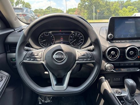 Used 2025 Nissan Sentra SV FWD image 25