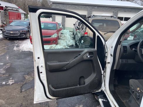 Used 2005 Nissan Frontier NISMO RWD image 16