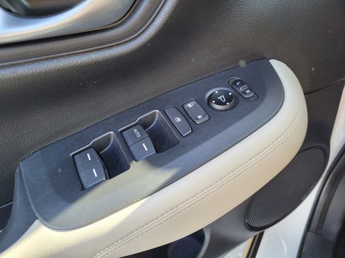 Certified 2024 Honda HR-V LX image 16