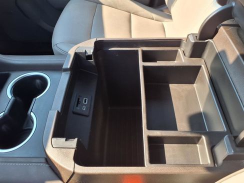 Used 2021 GMC Yukon SLT w/ SLT Luxury Package image 17