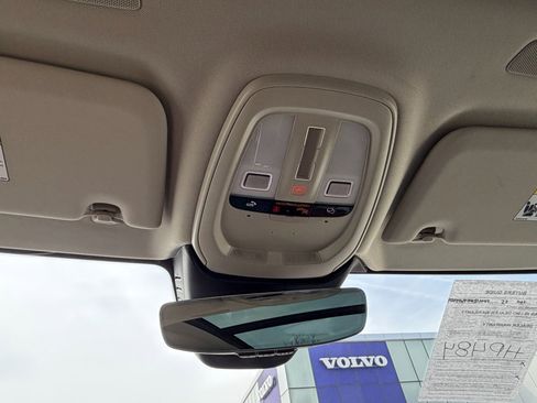 Certified 2025 Volvo V60 B5 Cross Country Plus image 21