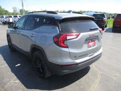 Used 2023 GMC Terrain SLT w/ Elevation Edition FWD image 9