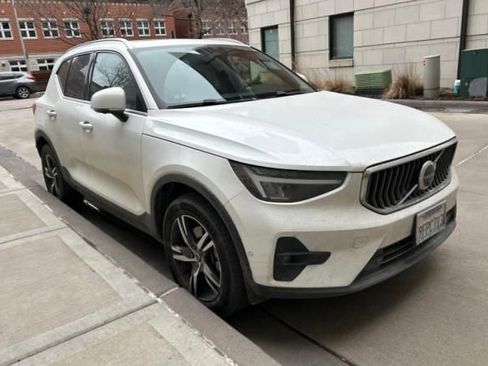 Used 2023 Volvo XC40 B4 Plus w/ Driver Assist Package image 2