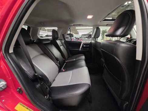 Used 2019 Toyota 4Runner SR5 Premium image 13