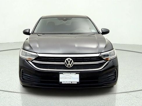 Used 2022 Volkswagen Jetta SE FWD image 2
