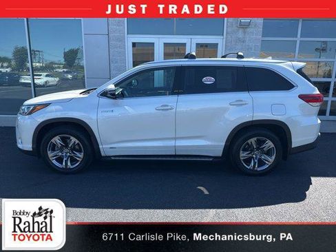 Certified 2019 Toyota Highlander Limited Platinum AWD/4WD image 1