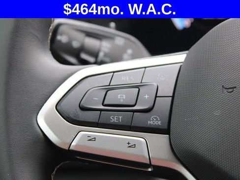 Used 2025 Volkswagen Tiguan SE AWD/4WD image 29