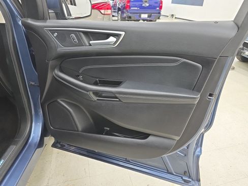 Used 2019 Ford Edge Titanium AWD/4WD image 11