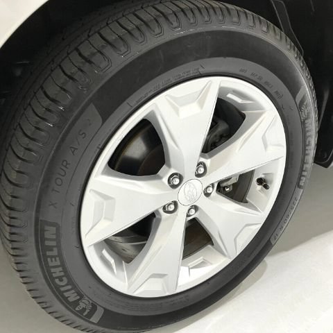 Used 2015 Subaru Forester 2.5i Premium w/ All-Weather Package AWD/4WD image 12