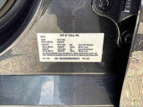 Used 2024 Tesla Model Y Long Range AWD/4WD image 19
