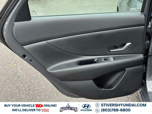 Certified 2023 Hyundai Elantra SEL w/ Preferred Accessory Package image 18