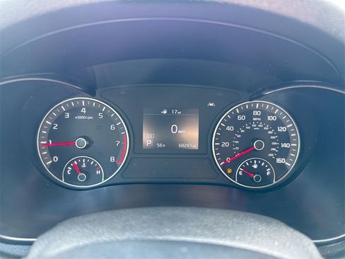 Used 2019 Kia Optima S image 11