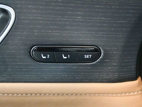 Used 2025 INFINITI QX80 Sensory image 70