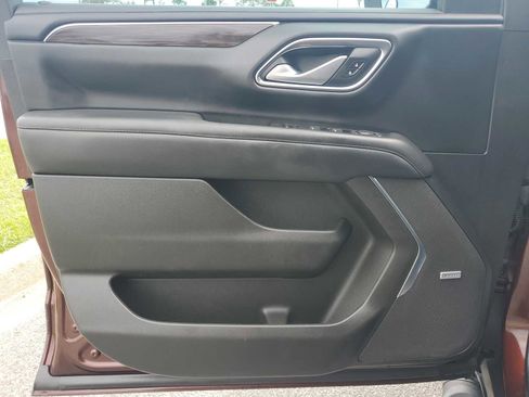 Certified 2022 Chevrolet Tahoe Z71 w/ Luxury Package image 15