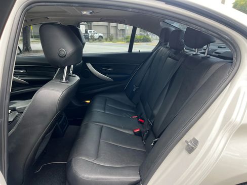 Used 2017 BMW 320i Sedan image 10