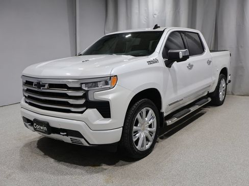 Used 2022 Chevrolet Silverado 1500 High Country w/ High Country Premium Package AWD/4WD image 8