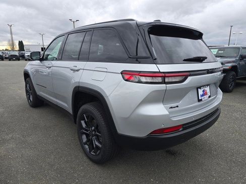 New 2025 Jeep Grand Cherokee Limited AWD/4WD image 5