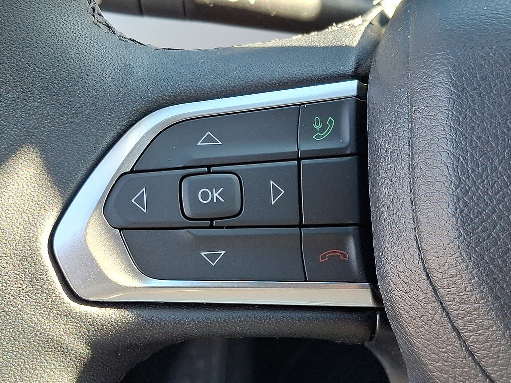 Used 2024 Jeep Compass Limited w/ Sun and Sound Group AWD/4WD image 23
