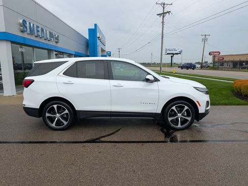 Used 2024 Chevrolet Equinox LT w/ LPO, Floor Liner Package AWD/4WD image 2