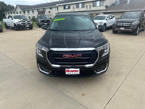 Used 2024 GMC Terrain SLE FWD image 8