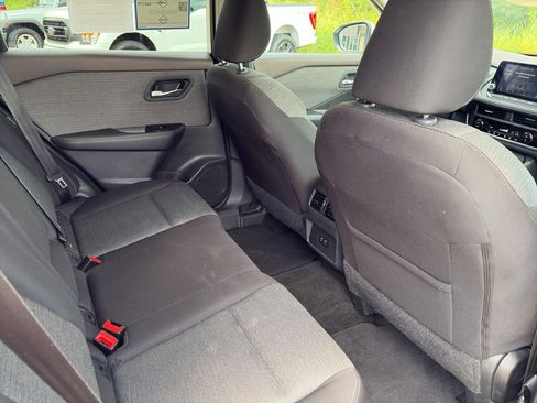 Used 2023 Nissan Rogue SV FWD image 12