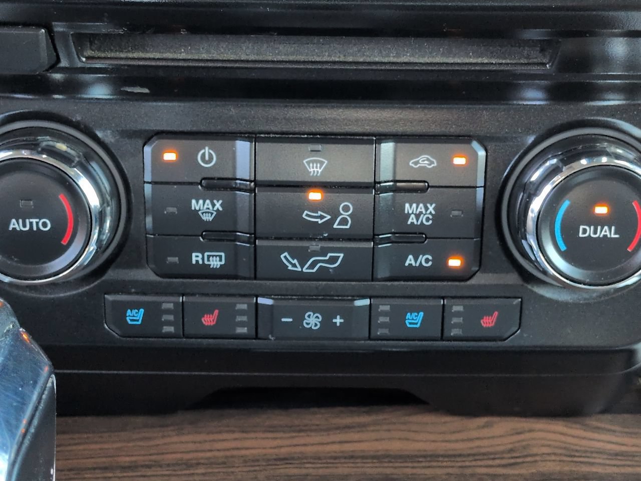 Used 2016 Ford F150 Lariat RWD image 22