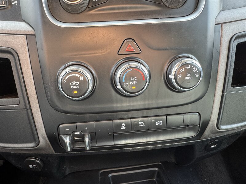Used 2016 RAM 2500 Tradesman w/ Chrome Appearance Group AWD/4WD image 48