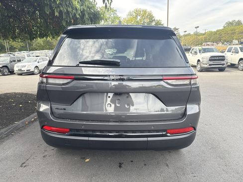 New 2025 Jeep Grand Cherokee Altitude image 4