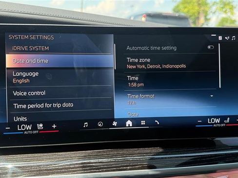 Used 2025 BMW 750e xDrive w/ Executive Package AWD/4WD image 38