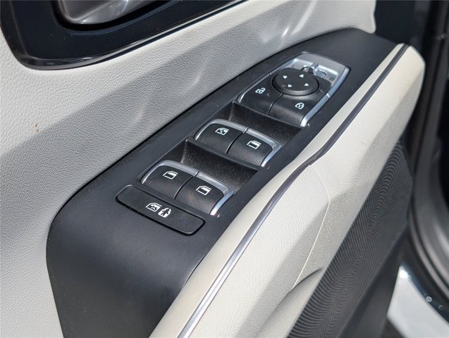 Used 2025 Kia Sorento S w/ Panoramic Sunroof Package FWD image 39