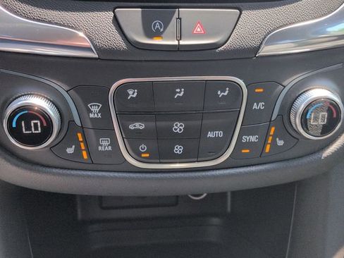 Used 2023 Chevrolet Equinox LT FWD image 16