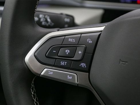 New 2026 Volkswagen Taos SEL image 24