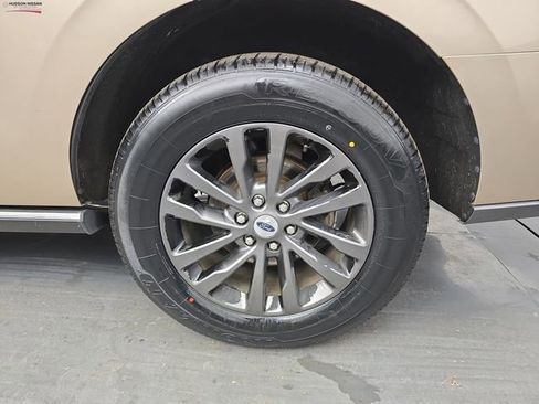 Used 2020 Ford Expedition Limited image 16